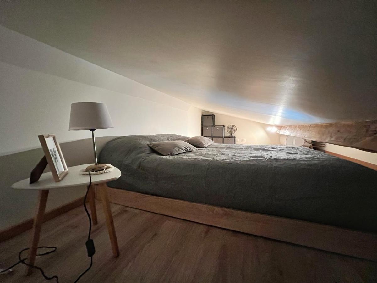 Studio neuf entièrement équipé et bien situé. Apartamento París Exterior foto